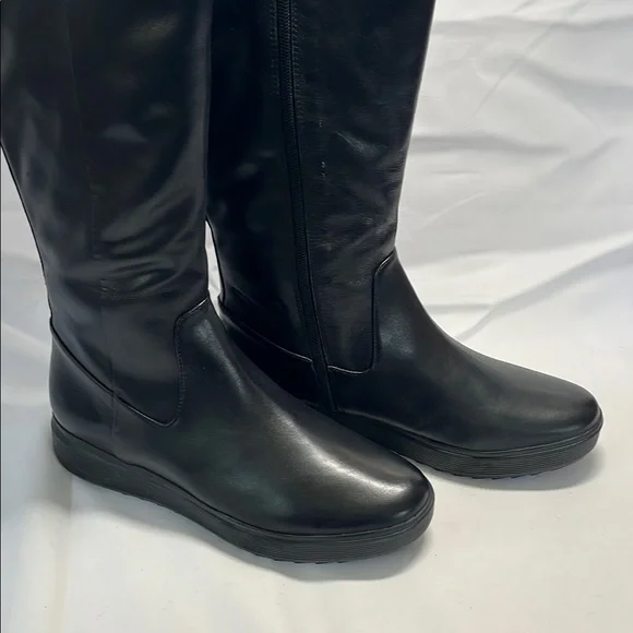 Naturalizer Black Women's Winter Boots - Picture 6 of 12